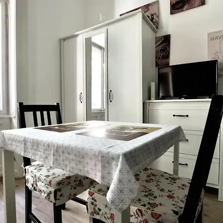Apartment Standard By Hi5 - Wesselenyi Street
